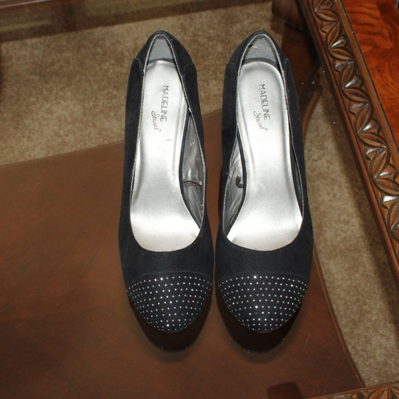 Women’s Madeline Stuart Amanda Heels, Black Suede-like, Studded Toes, Size 11M - Picture 7 of 7